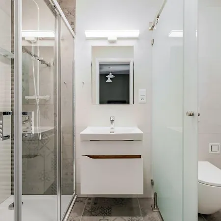 Blueground Holesovice Balcony Nr Vltava Prg-48 شقة براغ