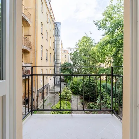 Blueground Holešovice Balcony Nr Vltava Prg-48 *