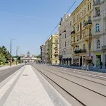 Blueground Holesovice Balcony Nr Vltava Prg-48 פראג